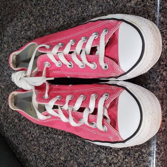 Converse Shoes - Converse all star women's size 7 pink low top good condition no tears clean